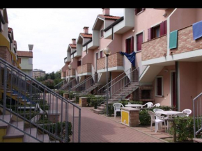 Relax and enjoy your stay in Rosolina by the pool